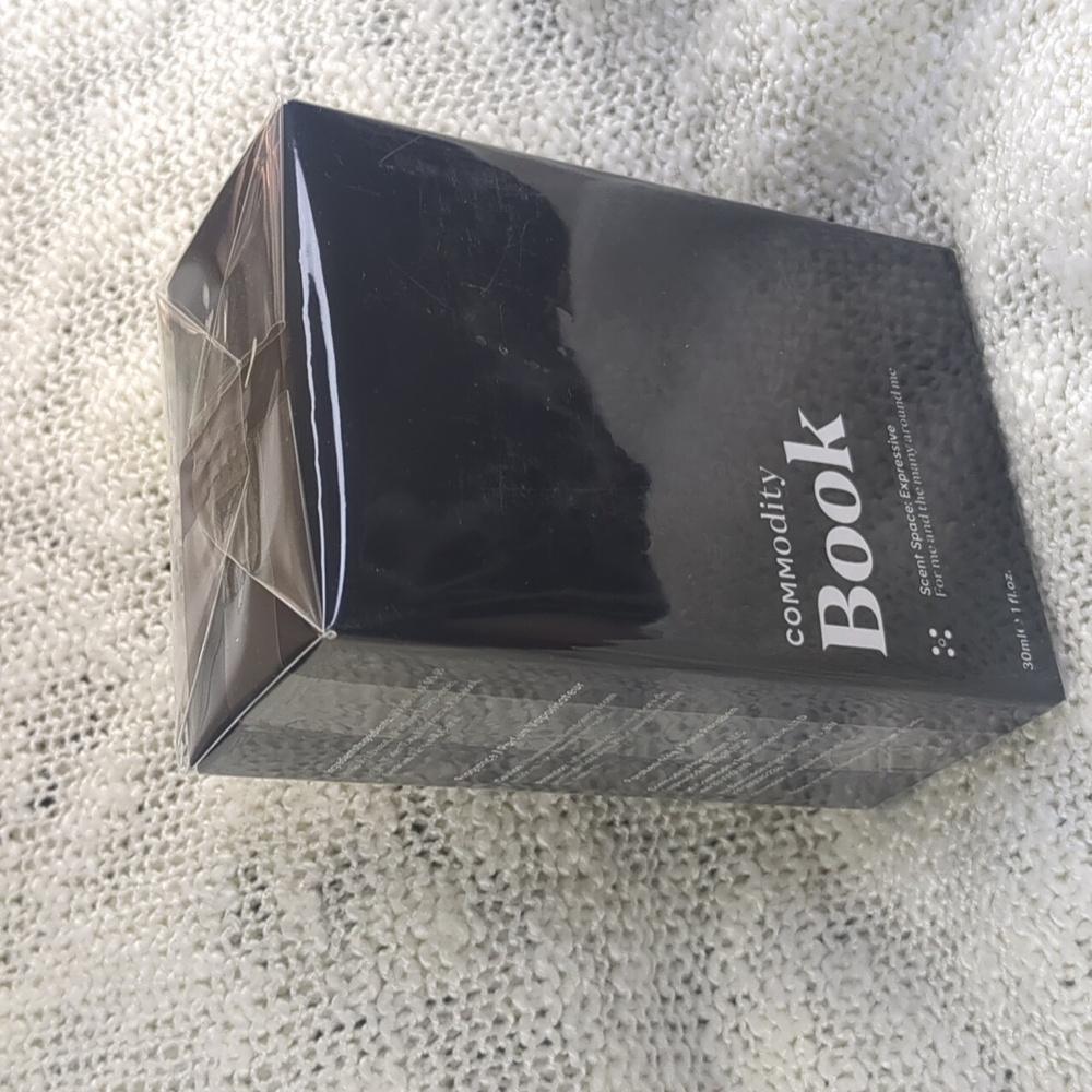 Commodity Book in Scent Space: Expressive, 30ml/1.0fl oz - Picture 2 of 9